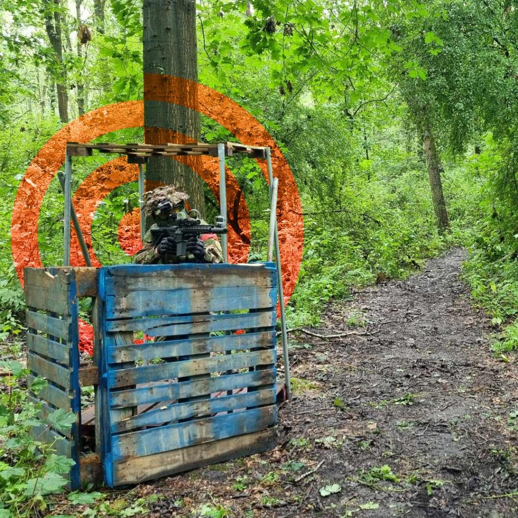 Een airsofters tijdens een open skirm bij Balls & Arrows Emmeloord