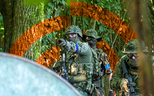 Verschillende airsofters tijdens een open skirm bij Area24 in Nijmegen