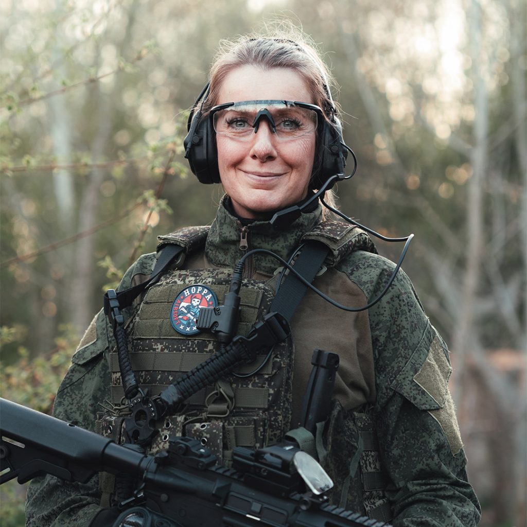 Een foto van Mandy voor de We Are Airsoft campagne